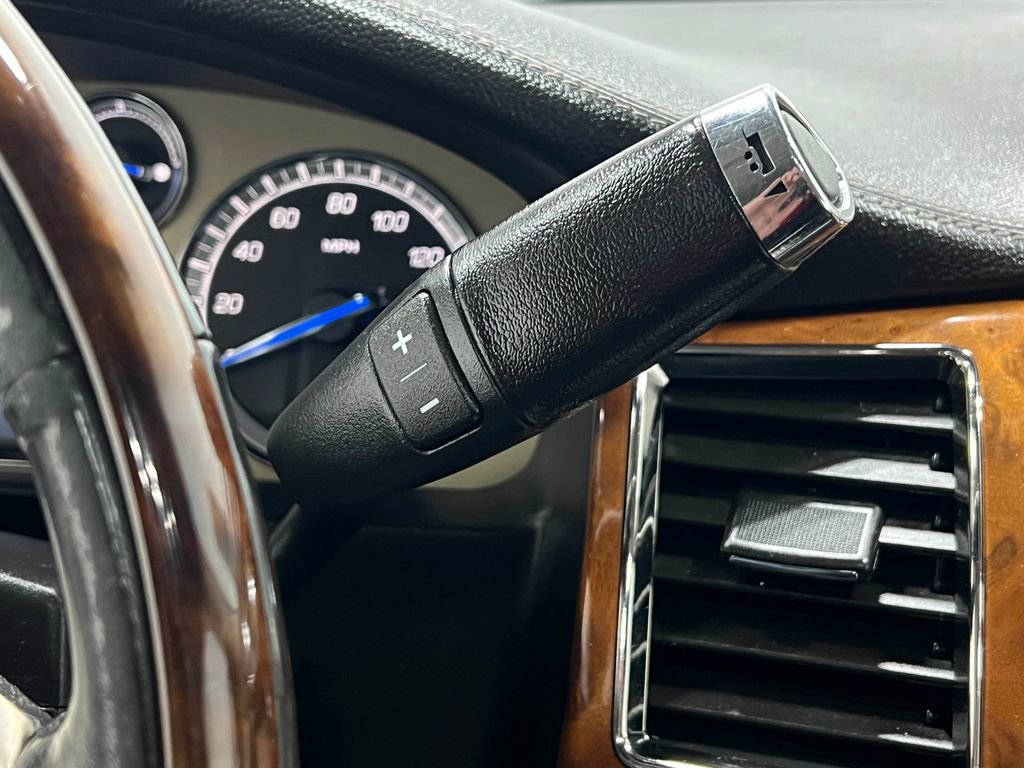 Used 2013 Cadillac Escalade ESV Platinum image 27