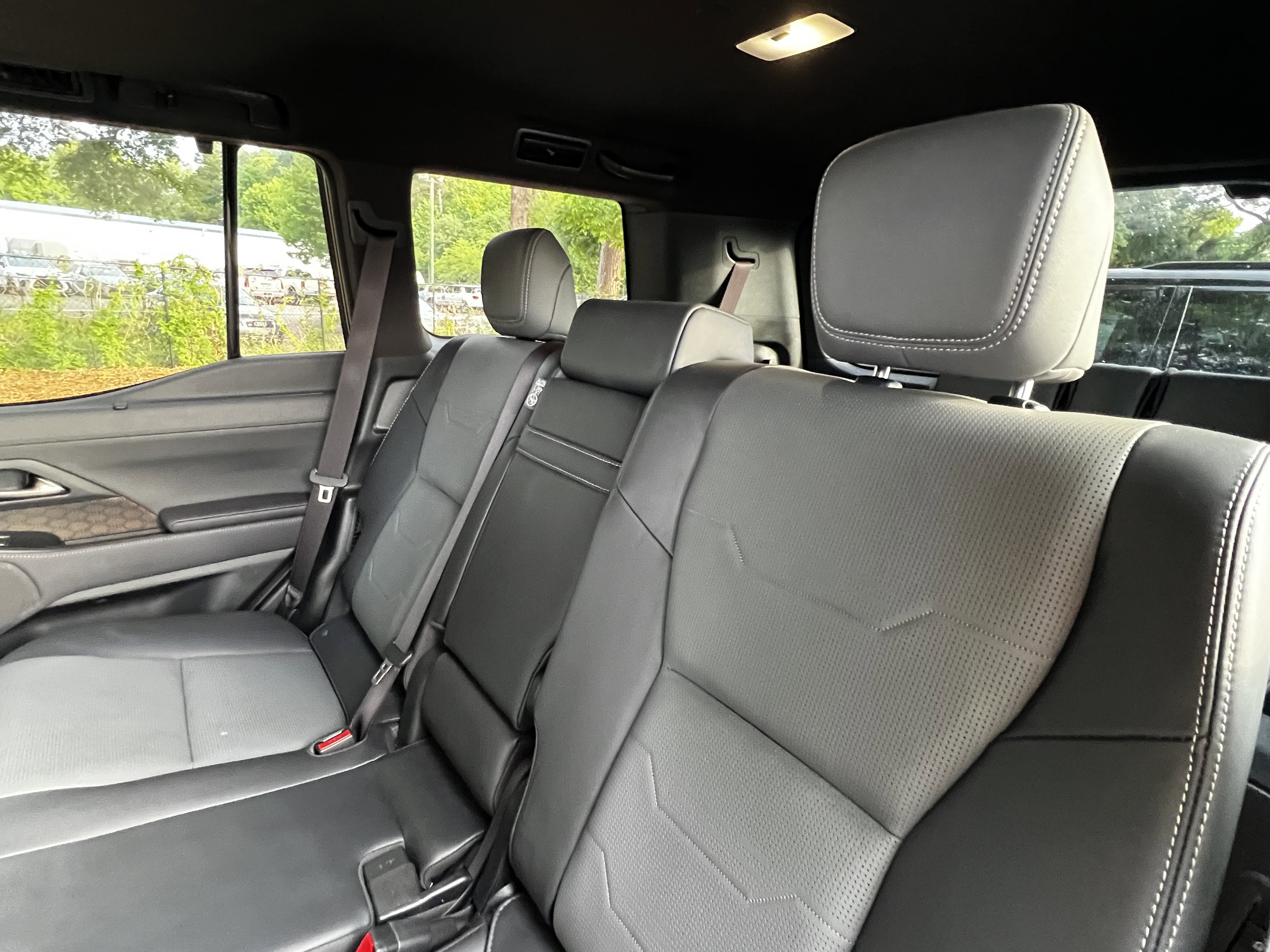 Used 2025 Lexus GX 550 w/ Accessory Package (2T) AWD/4WD image 33