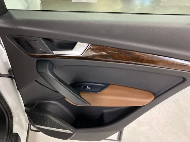 Used 2018 Audi Q5 2.0T Premium Plus w/ Premium Plus Package AWD/4WD image 22