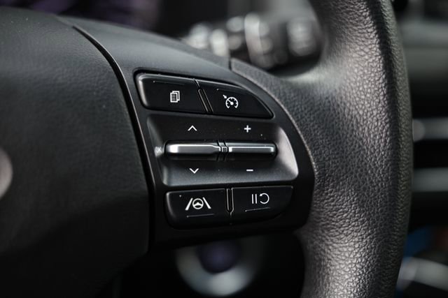 Used 2023 Hyundai Kona SEL image 33