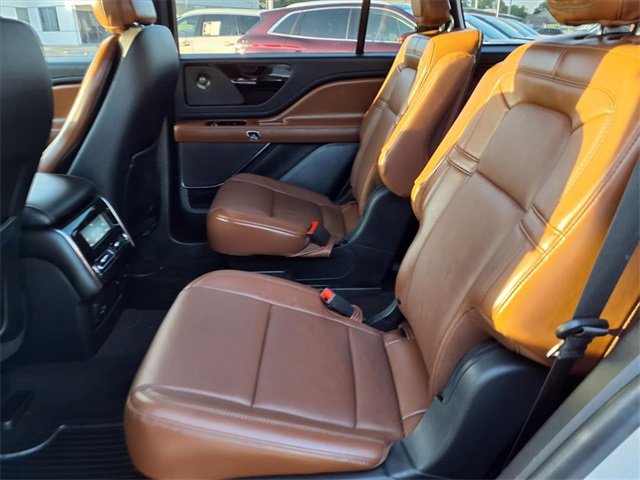 Used 2020 Lincoln Aviator Reserve w/ Elements Package Plus image 8