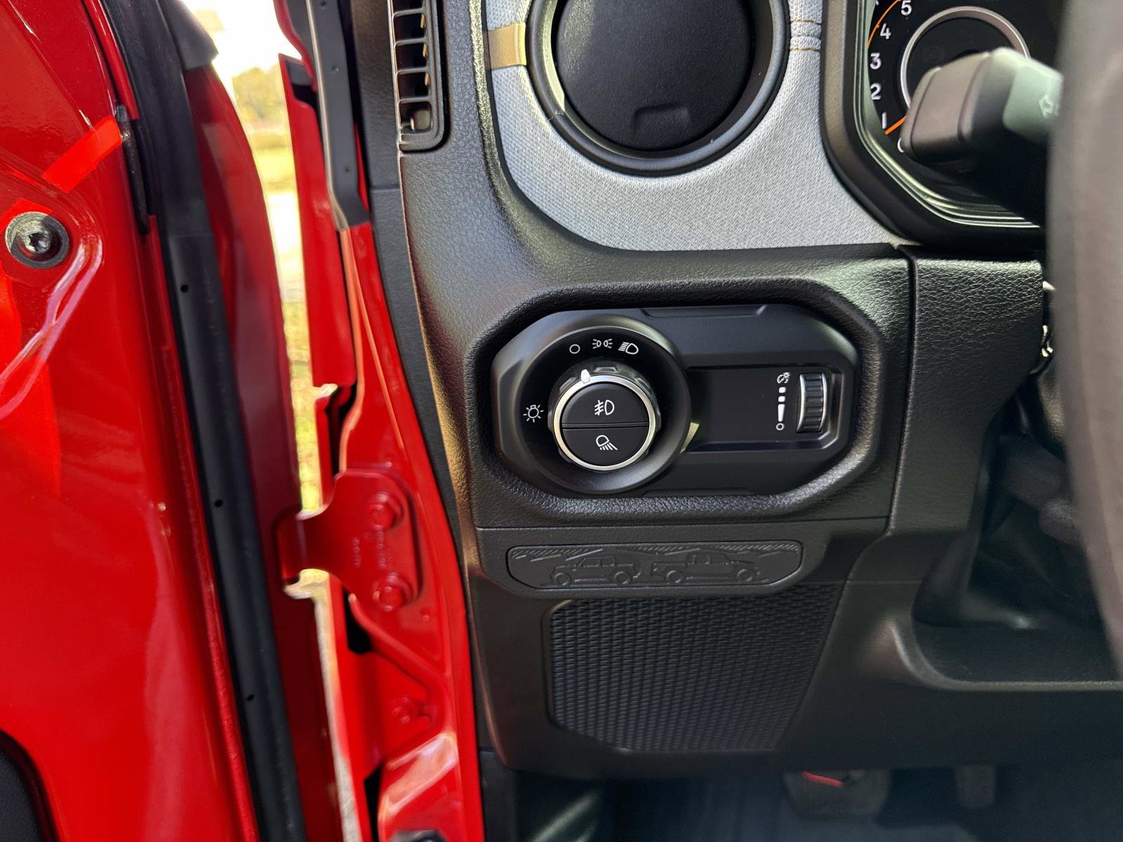 Used 2024 Jeep Gladiator Sport image 33