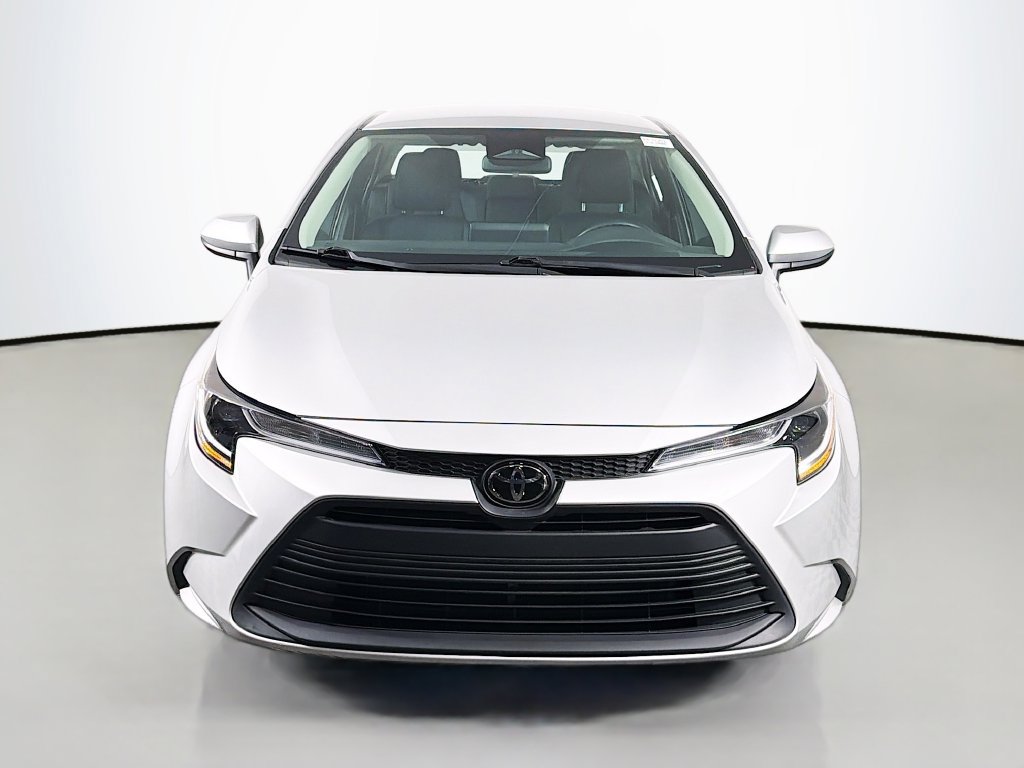 Used 2024 Toyota Corolla LE FWD image 2