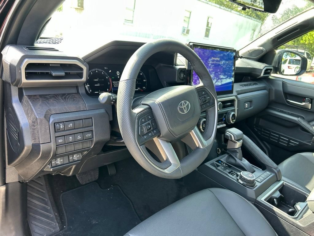 Used 2025 Toyota Tacoma Limited AWD/4WD image 20