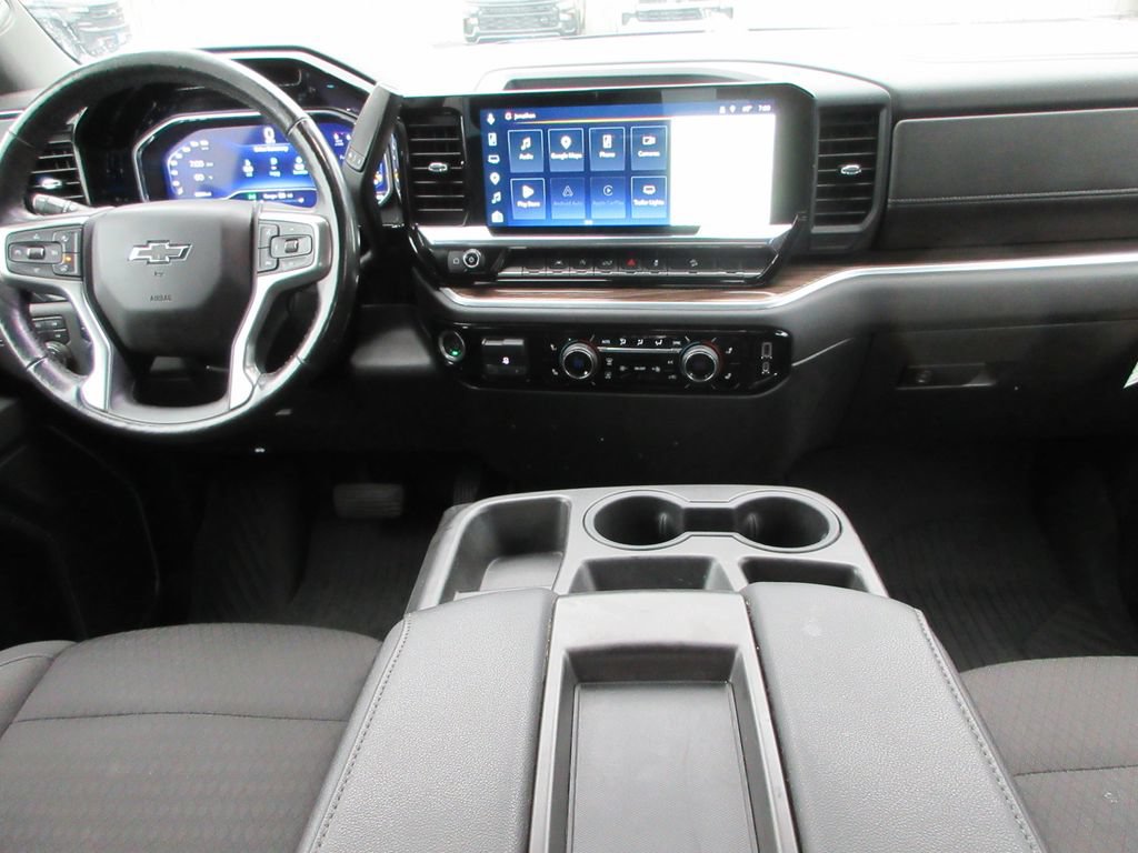 Certified 2022 Chevrolet Silverado 1500 RST AWD/4WD image 18