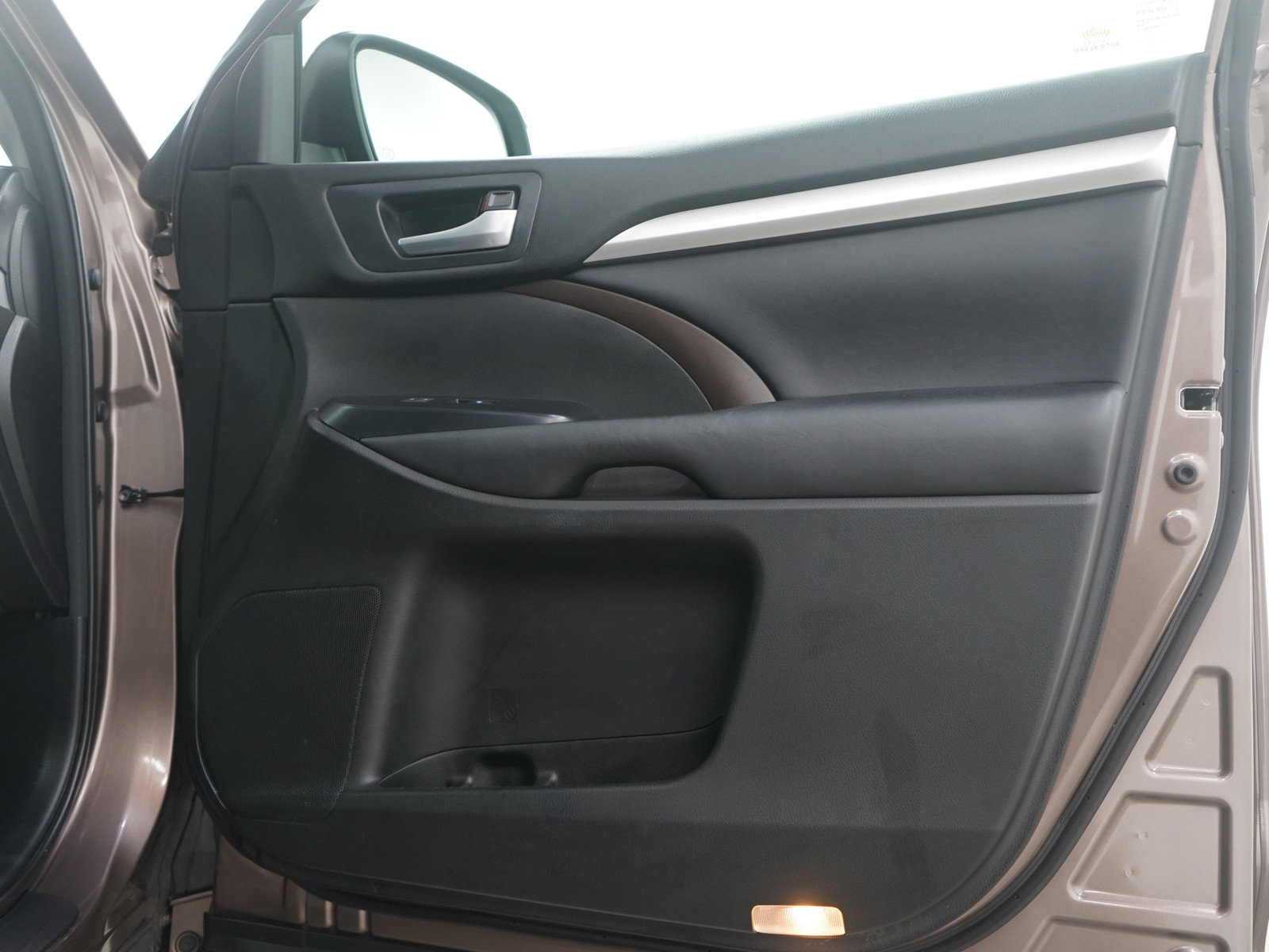 Used 2018 Toyota Highlander XLE image 9