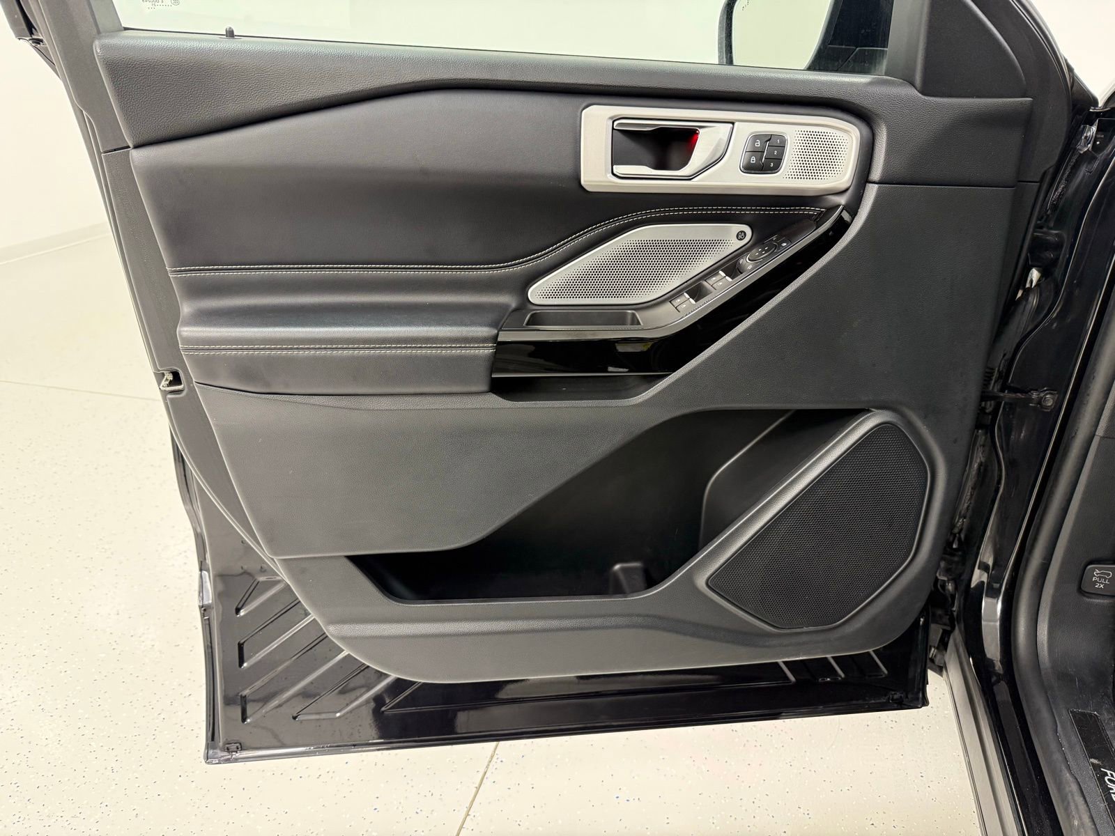 Used 2021 Ford Explorer ST w/ Equipment Group 401A image 12