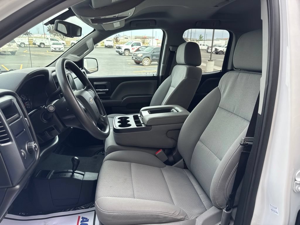 Used 2019 Chevrolet Silverado 1500 Custom w/ Custom Convenience Package AWD/4WD image 12