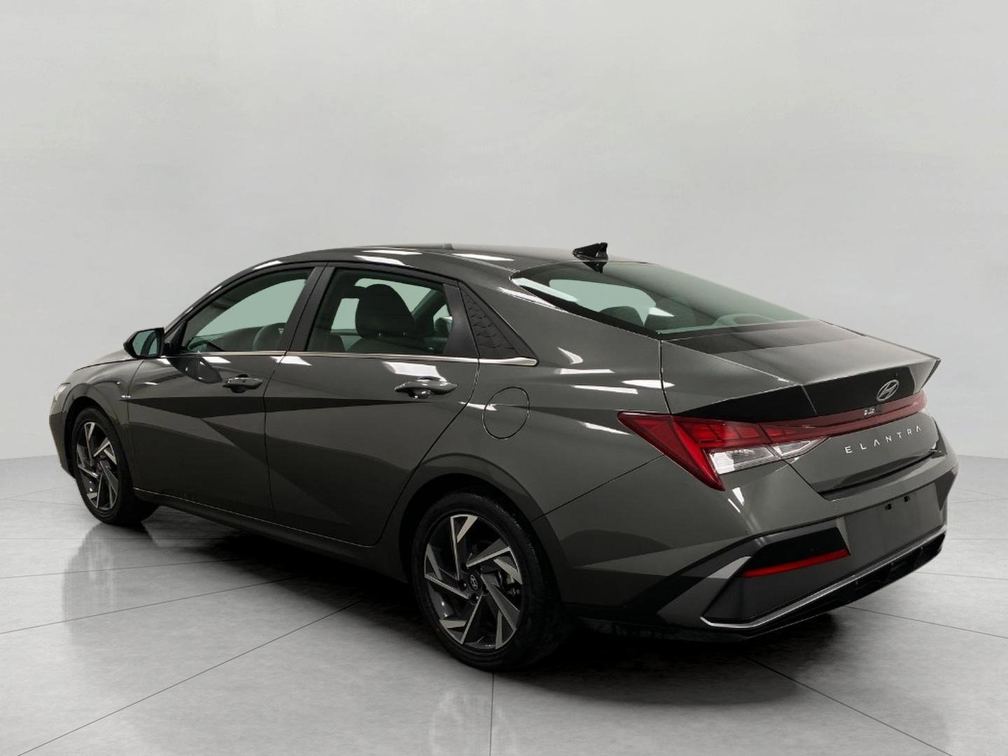 Certified 2025 Hyundai Elantra SEL image 6