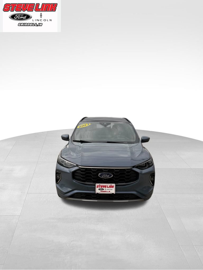 Used 2023 Ford Escape ST-Line Elite w/ Premium Technology Package AWD/4WD image 2