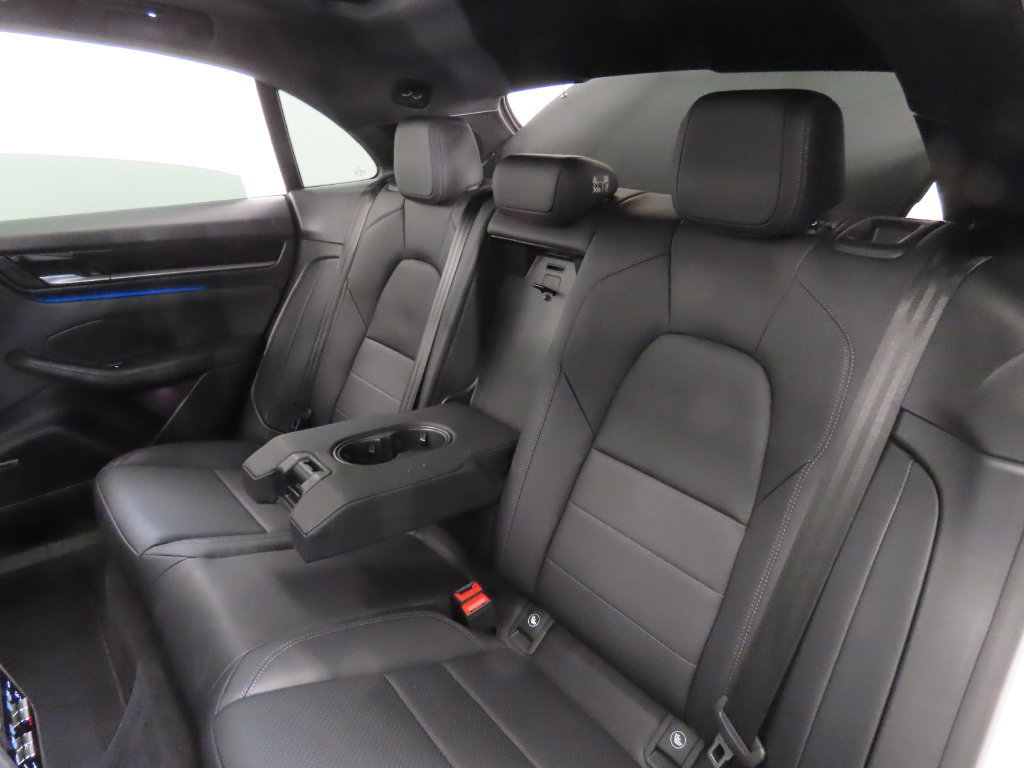 Certified 2025 Porsche Macan Electric w/ Premium Package RWD image 41