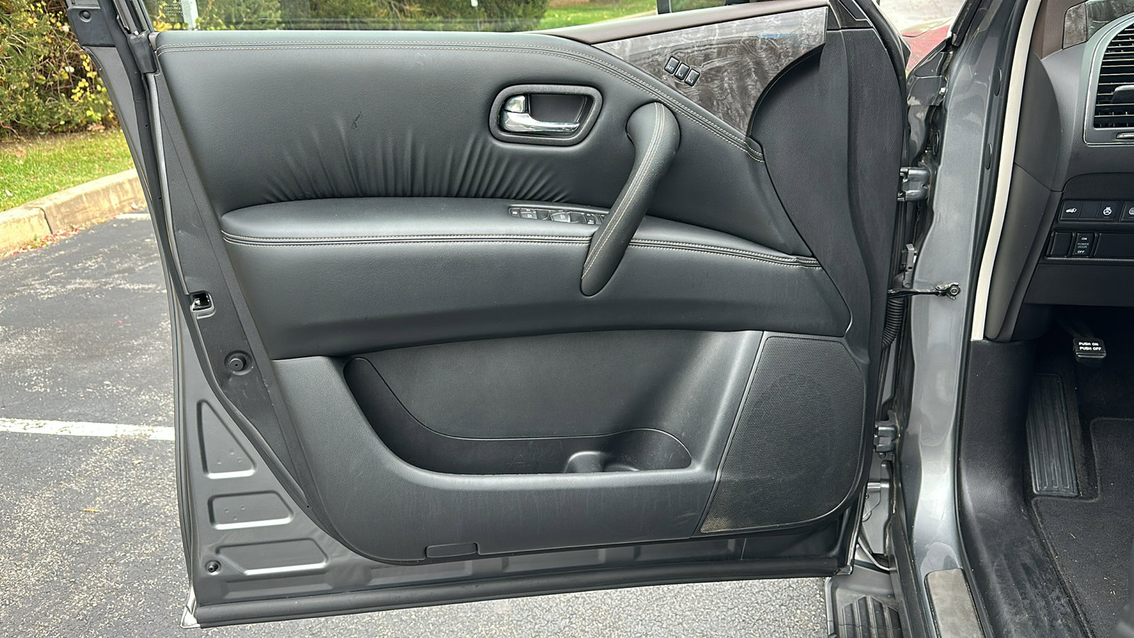 Used 2021 Nissan Armada Platinum w/ Captain's Chairs Package image 15