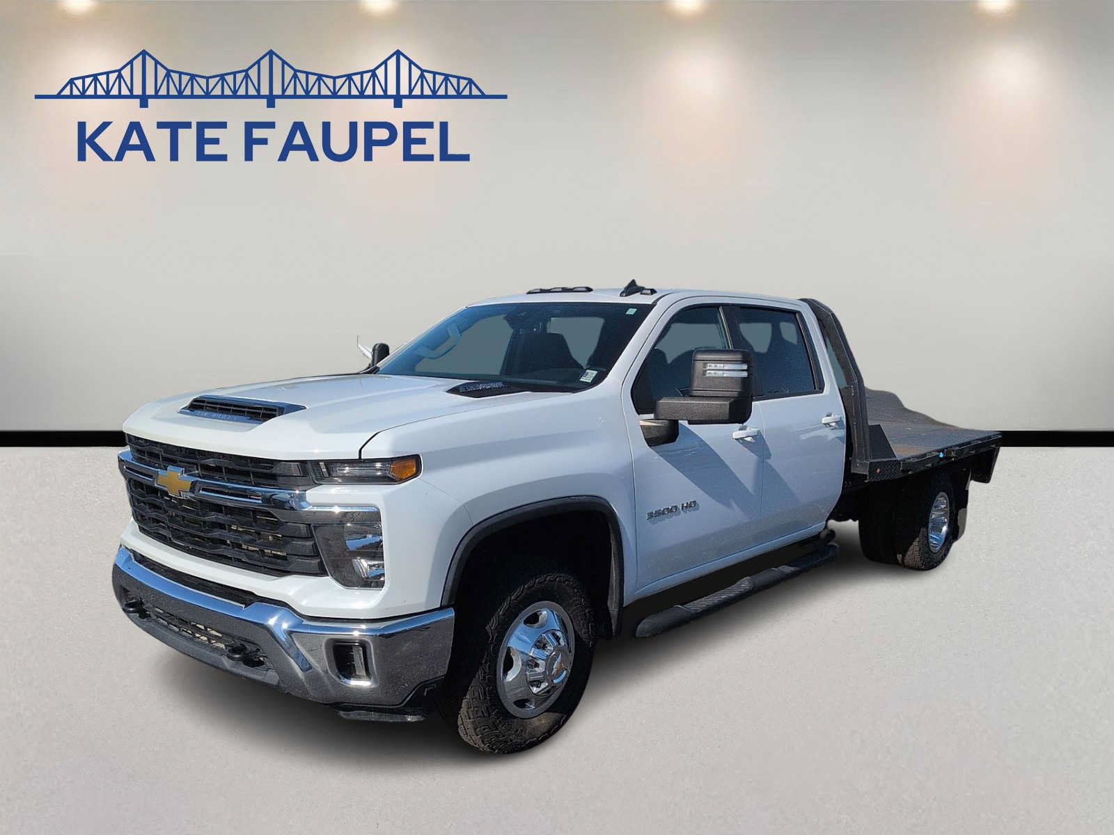 Used 2024 Chevrolet Silverado 3500 LT w/ Convenience Package AWD/4WD image 3