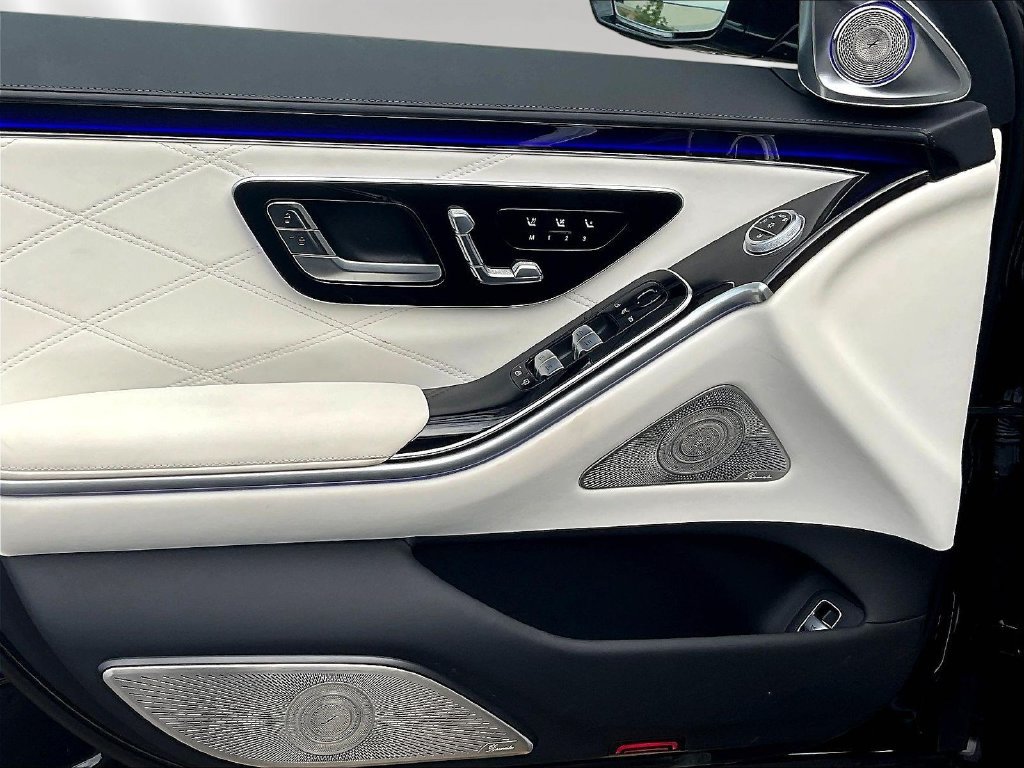 Used 2025 Mercedes-Benz S 63 AMG S w/ Rear Seat Package image 20