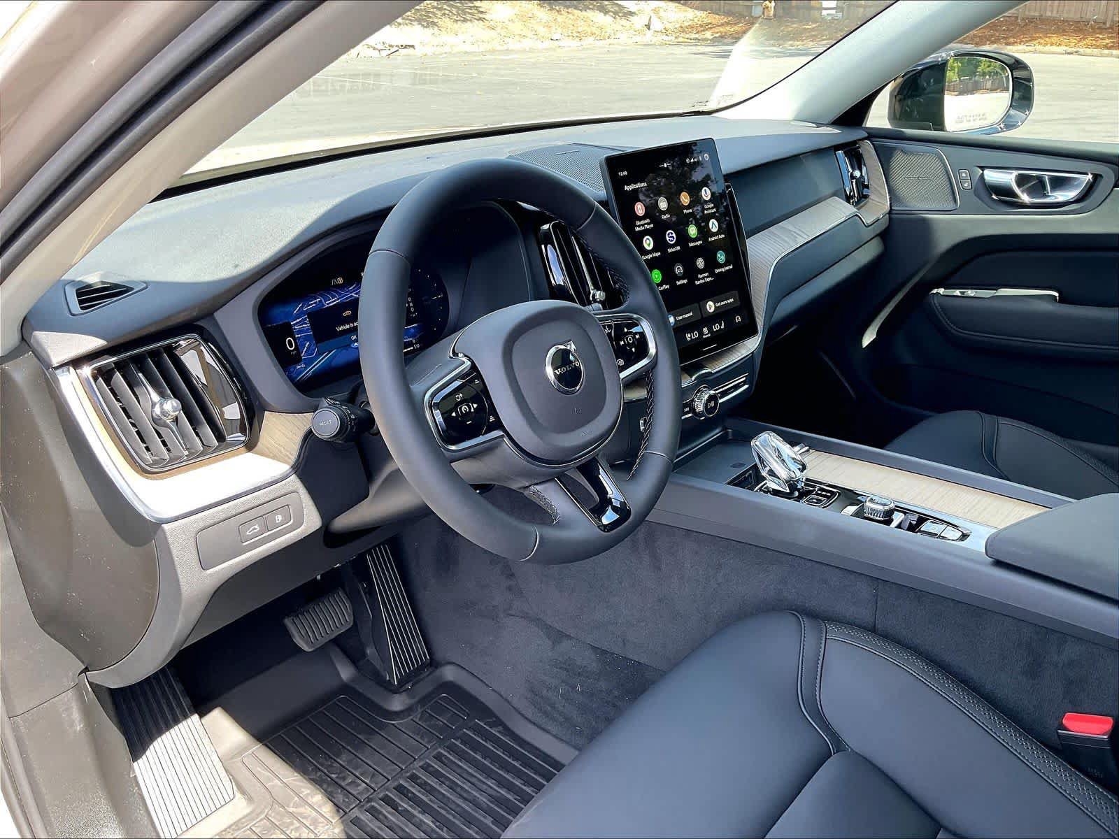 New 2027 Volvo XC60 T8 Plus AWD/4WD image 8