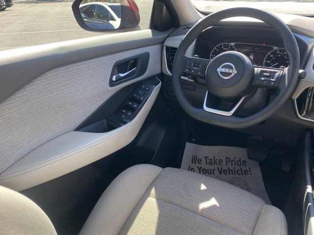 Used 2023 Nissan Rogue SV image 32