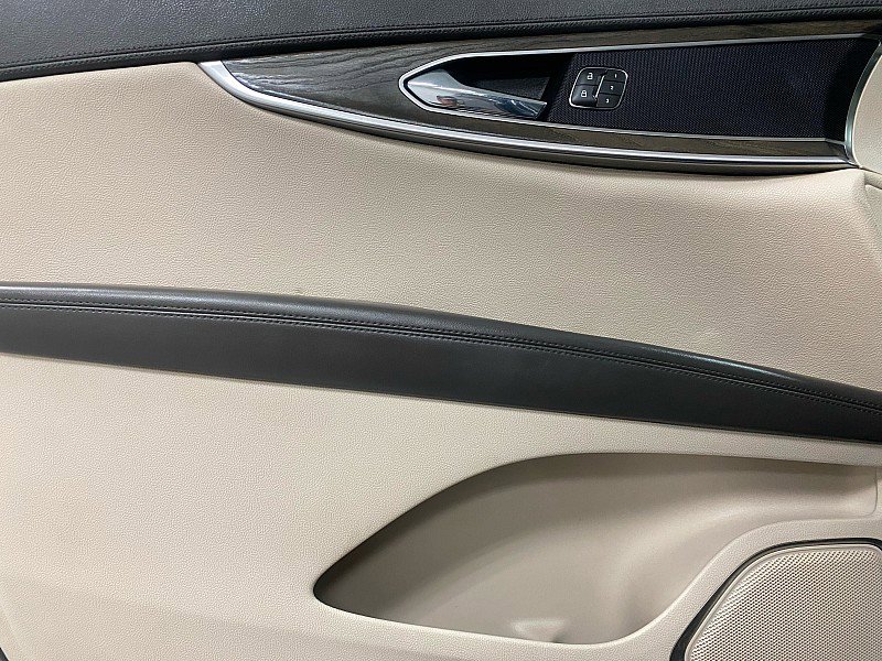 Used 2019 Lincoln Nautilus Select FWD image 9