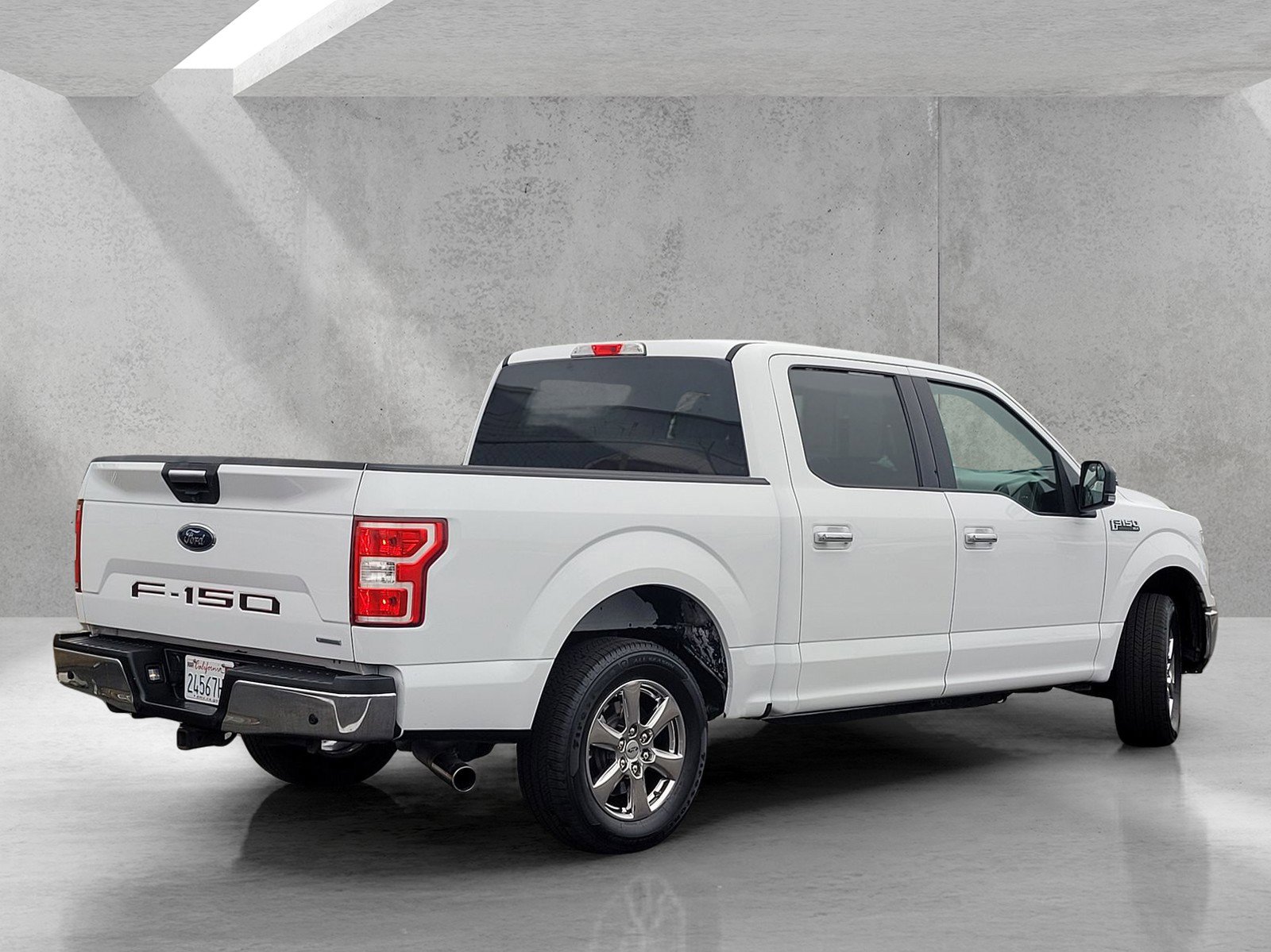 Used 2018 Ford F150 XLT w/ Equipment Group 302A Luxury image 4