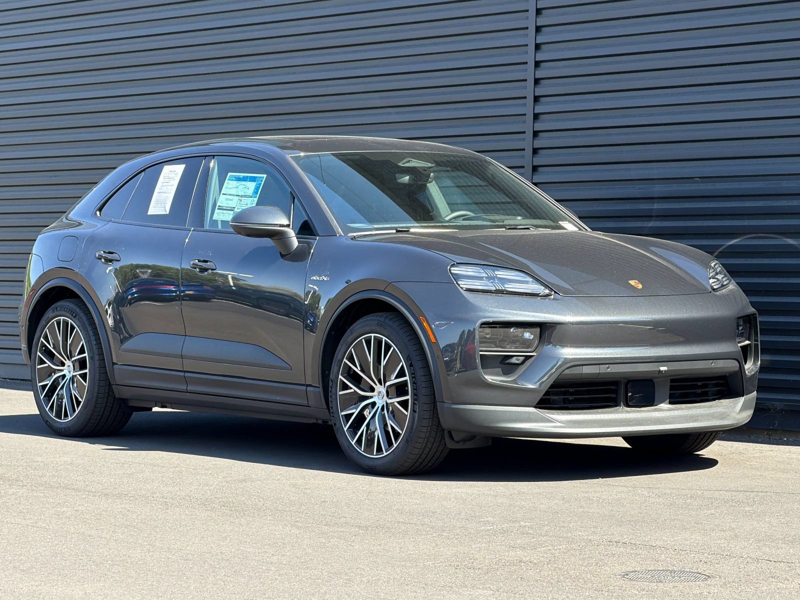 New 2026 Porsche Macan 4 Electric AWD/4WD image 10