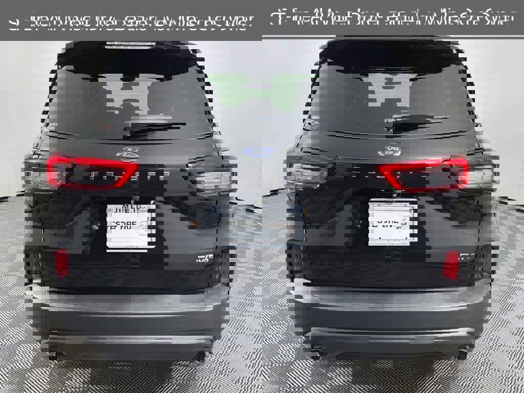 Used 2025 Ford Escape ST-Line image 9