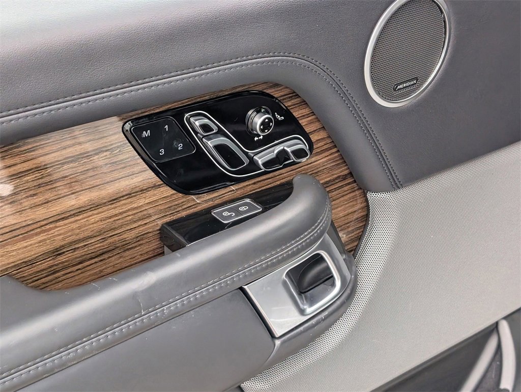 Used 2018 Land Rover Range Rover Supercharged image 16