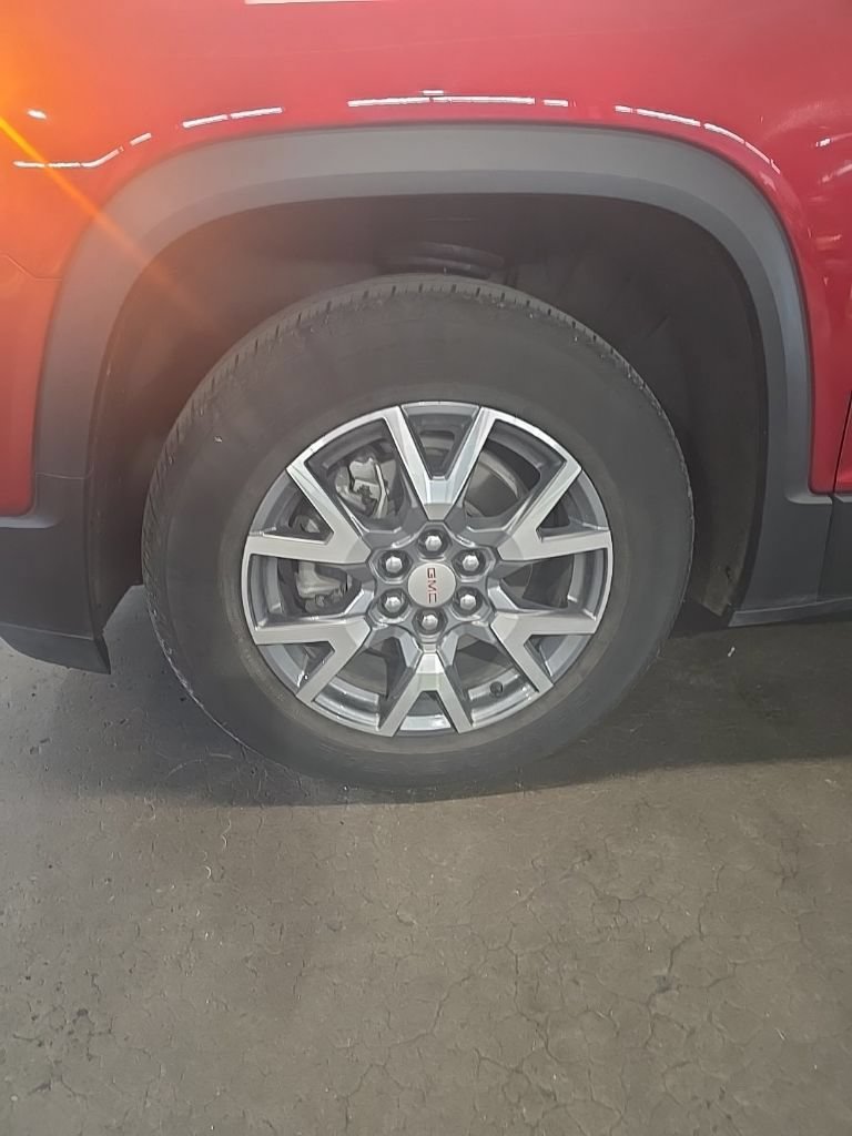 Used 2023 GMC Acadia SLT AWD/4WD image 18