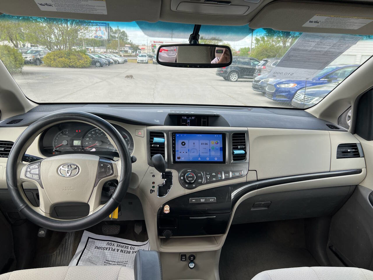 Used 2013 Toyota Sienna LE w/ Towing Pkg image 15