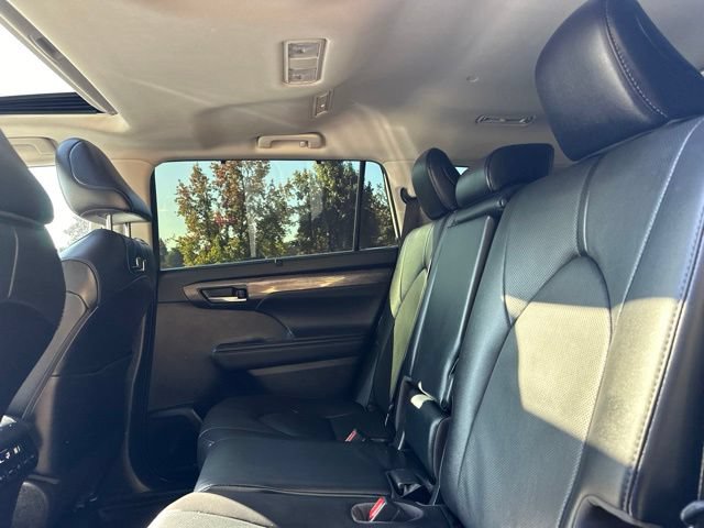Used 2021 Toyota Highlander Limited AWD/4WD image 15