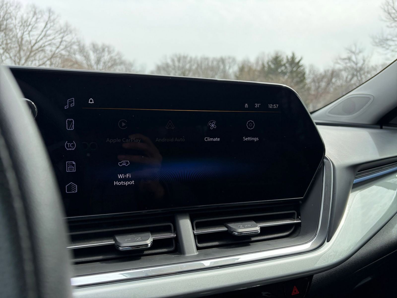 Used 2025 Chevrolet Trax LT image 17