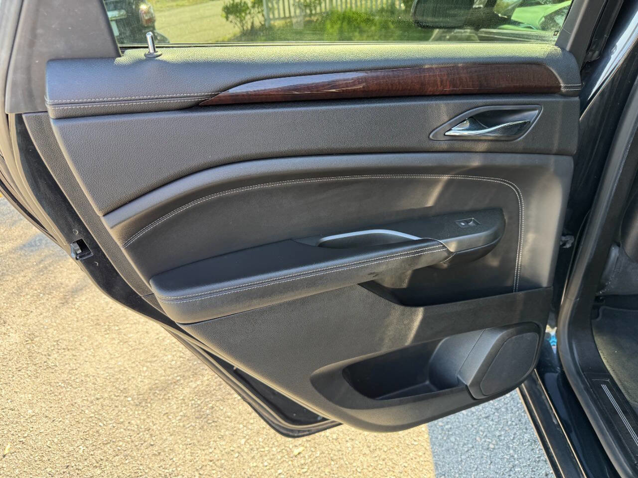 Used 2012 Cadillac SRX Luxury image 40