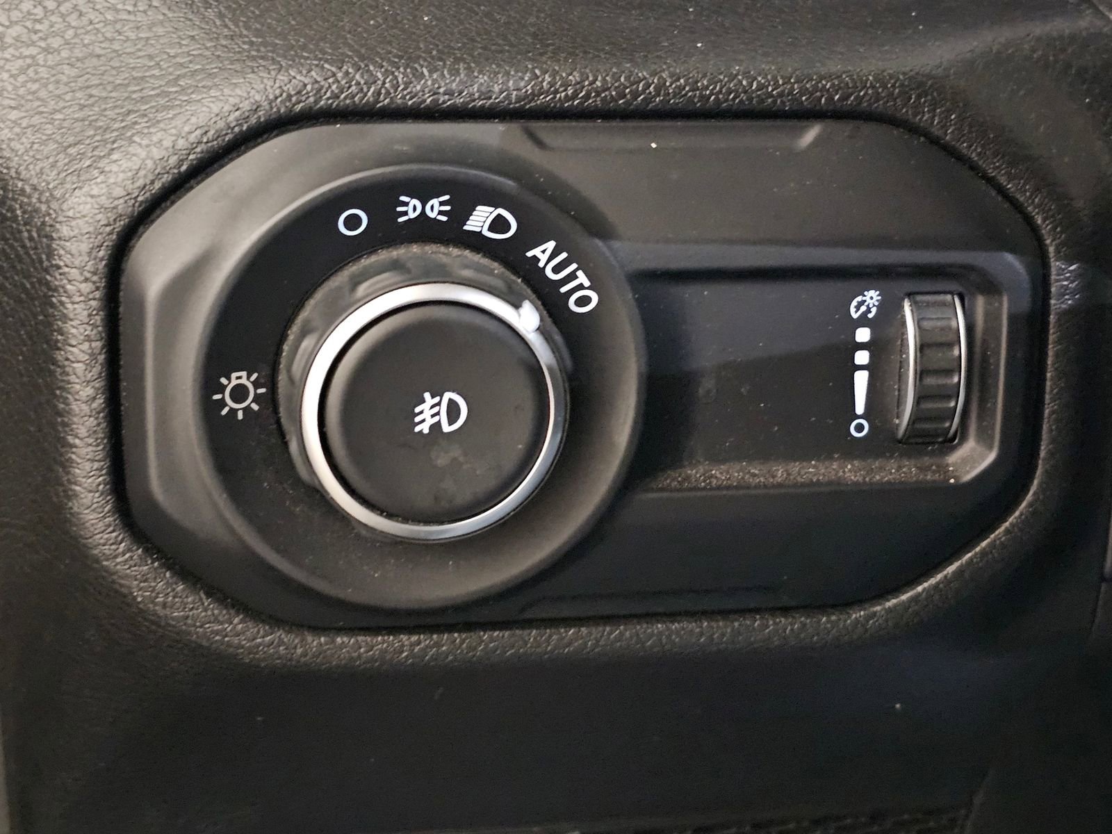Used 2023 Jeep Wrangler Unlimited Sport AWD/4WD image 22