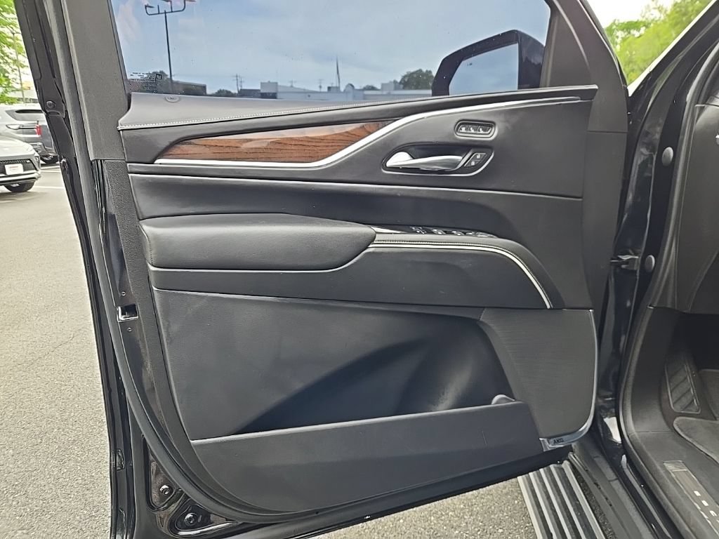Used 2023 Cadillac Escalade Sport Platinum w/ LPO, ONYX Package AWD/4WD image 13