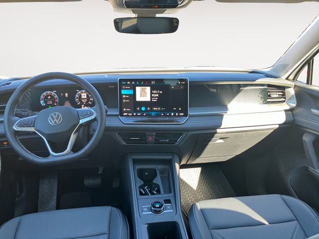 New 2025 Volkswagen Tiguan SE image 10