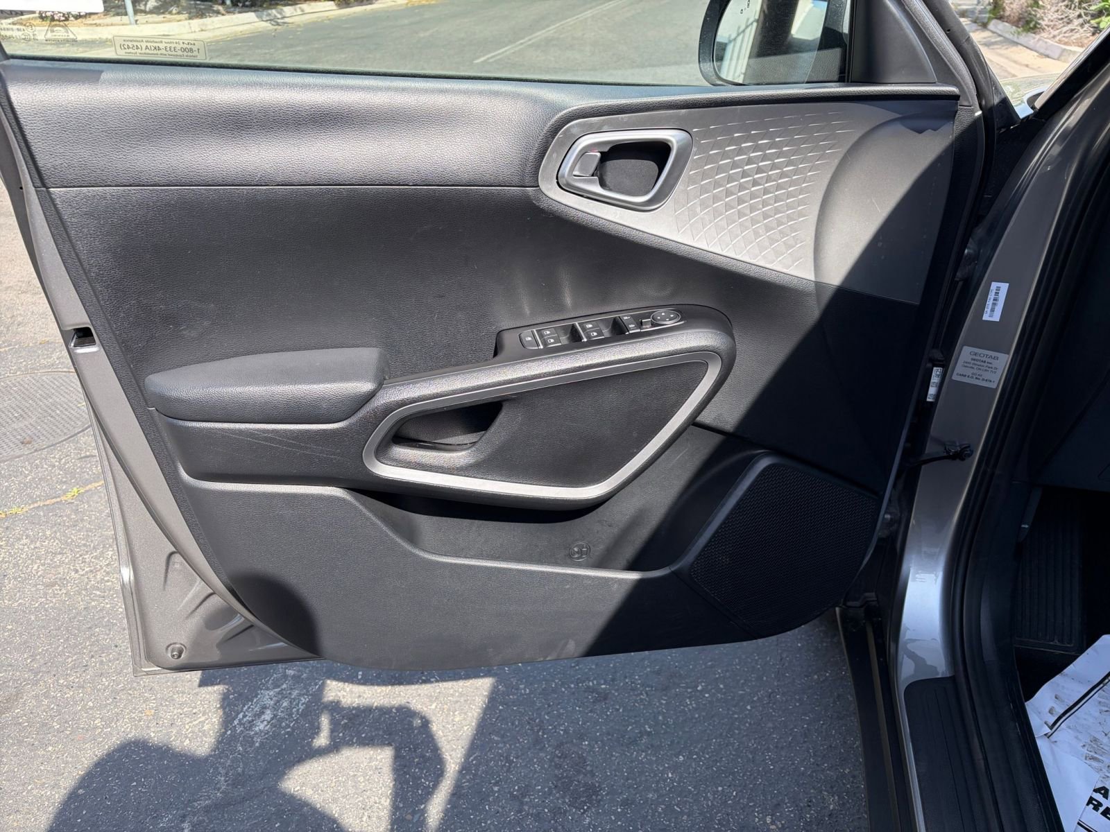 Used 2025 Kia Soul LX w/ LX Technology Package image 4