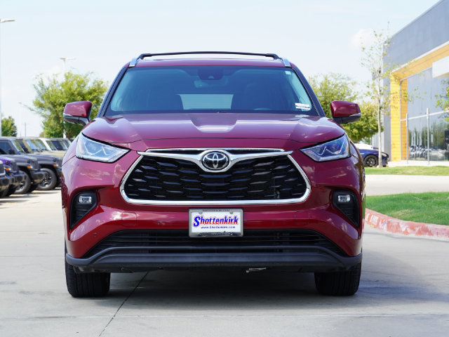Used 2021 Toyota Highlander Limited FWD image 9