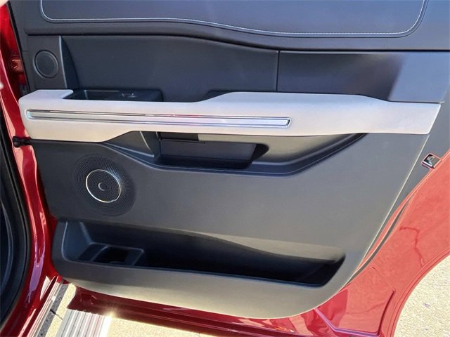 Used 2022 Ford Expedition Max Limited image 24