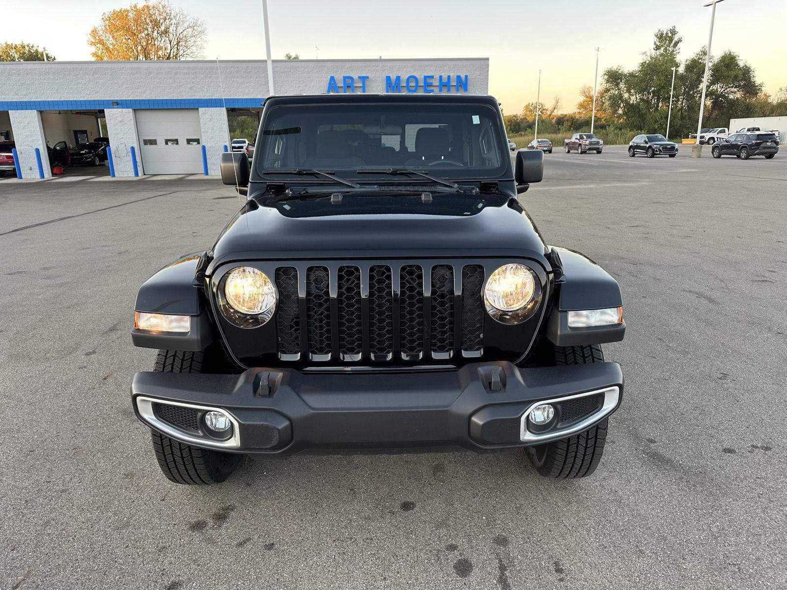 Used 2023 Jeep Gladiator Sport image 9