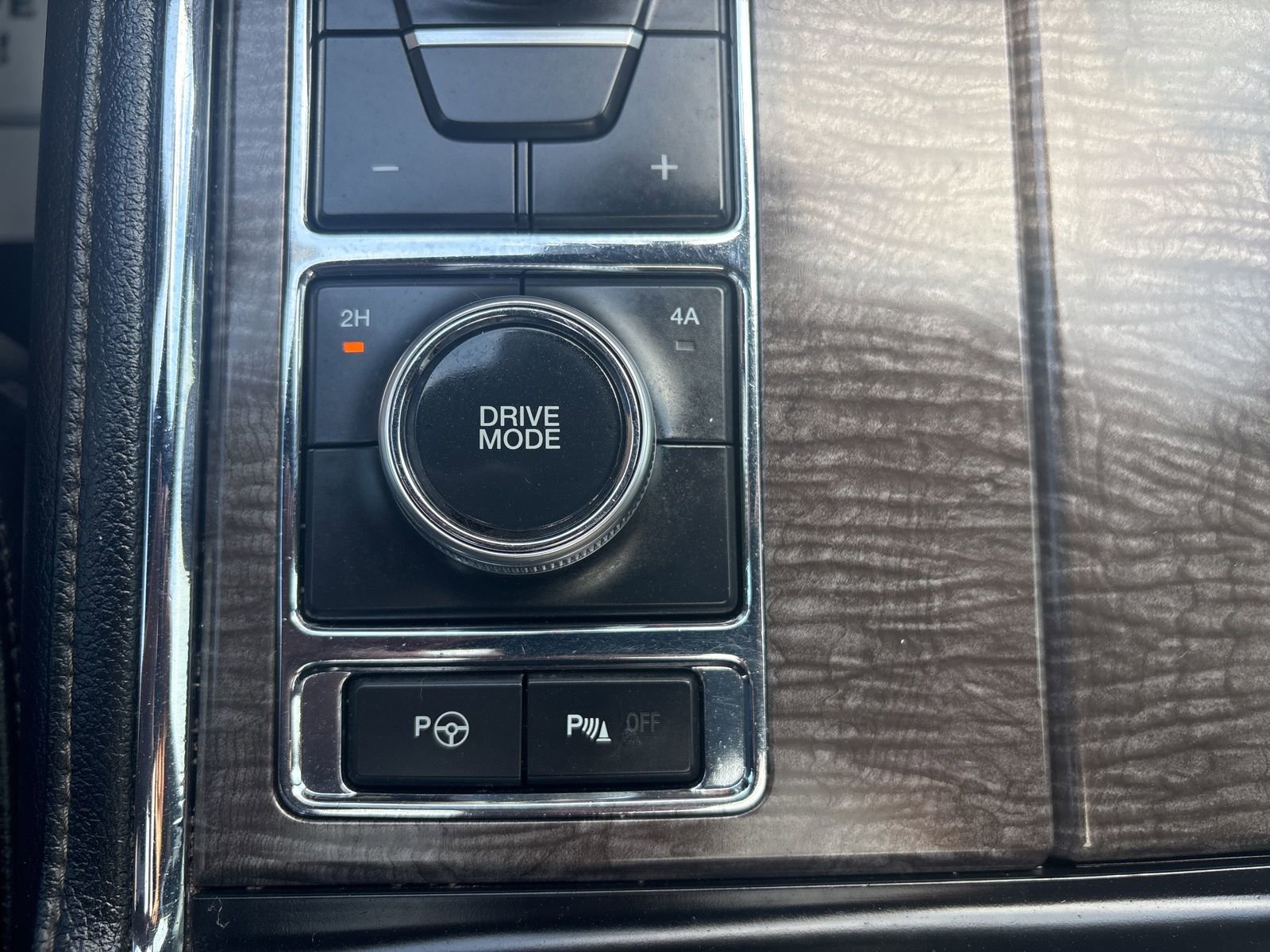 Used 2020 Ford Expedition Limited w/ Equipment Group 302A image 41