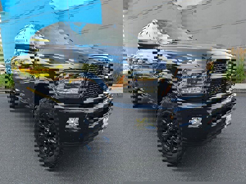 Used 2015 RAM 2500 Laramie w/ Black Appearance Group