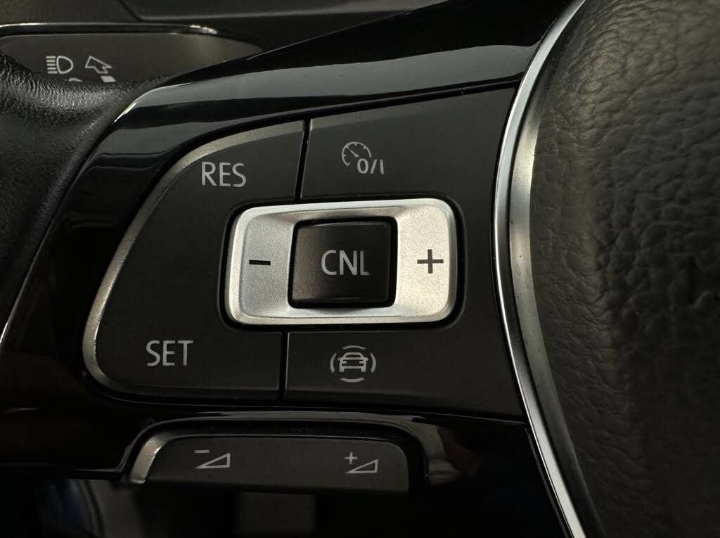 Used 2019 Volkswagen Tiguan SE w/ Panoramic Sunroof Package AWD/4WD image 24