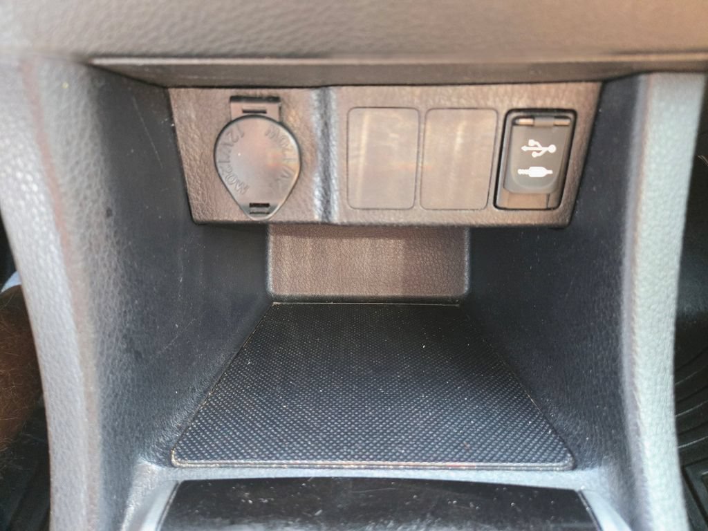 Used 2016 Toyota Corolla LE FWD image 31