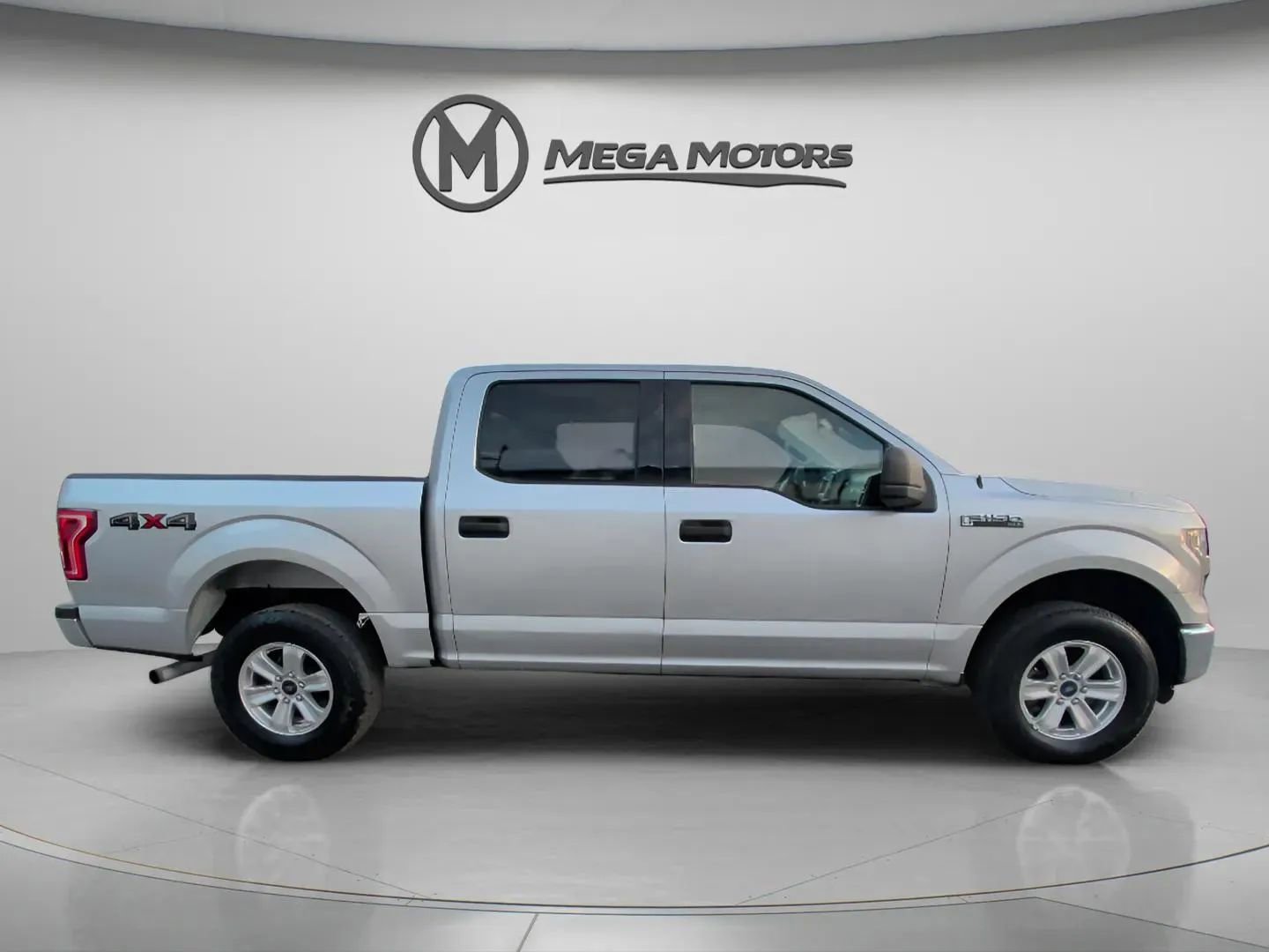 Used 2015 Ford F150 XLT AWD/4WD image 9