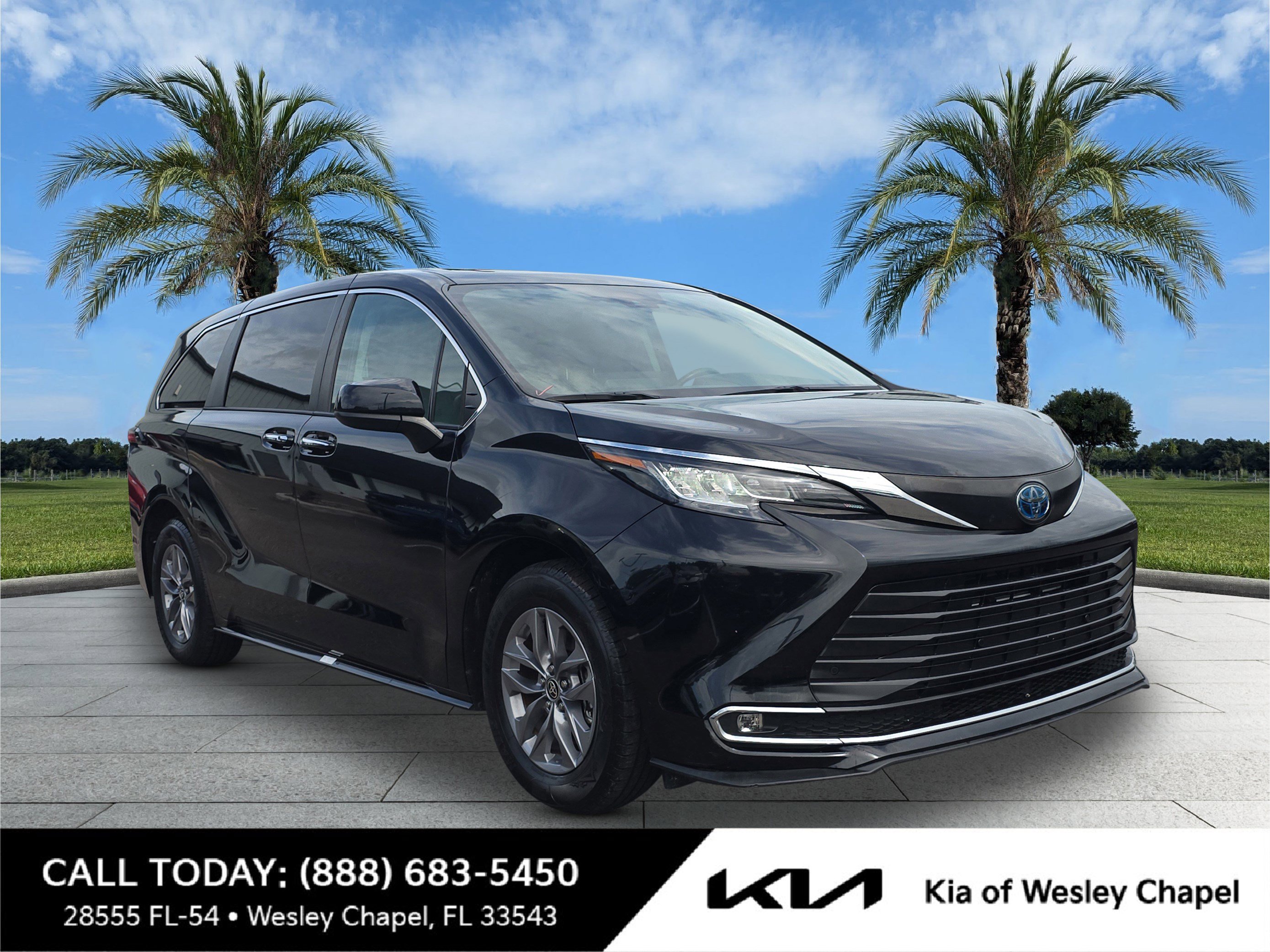 Used 2022 Toyota Sienna XLE