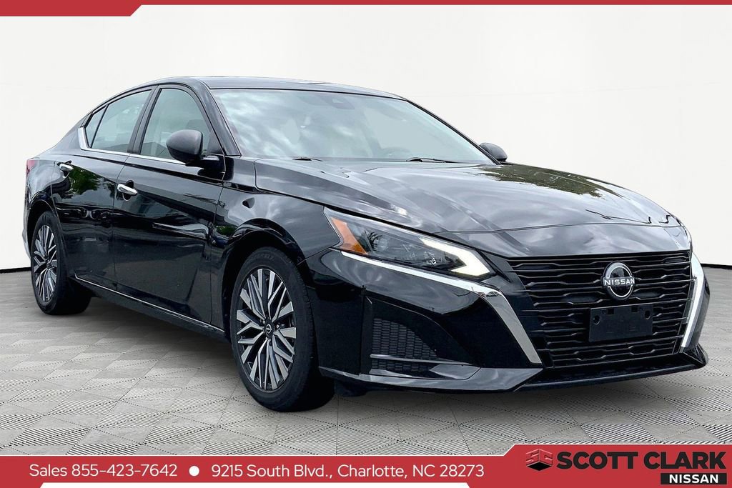Used 2024 Nissan Altima 2.5 SV