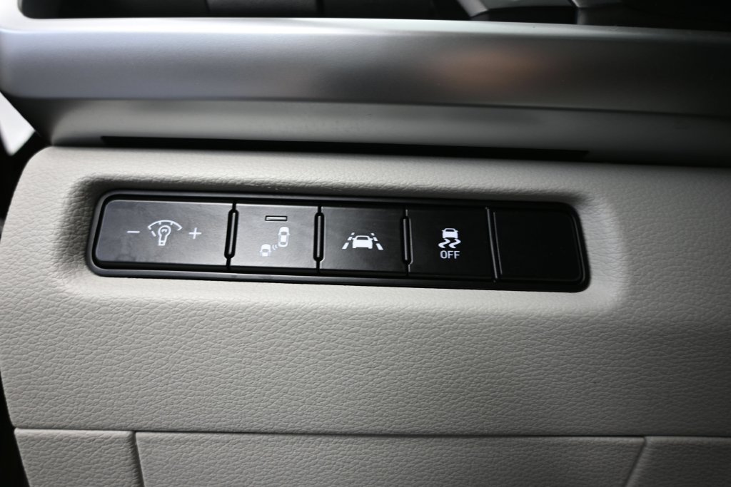 Used 2020 Kia Telluride S w/ S 8 Passenger Seating Package AWD/4WD image 23