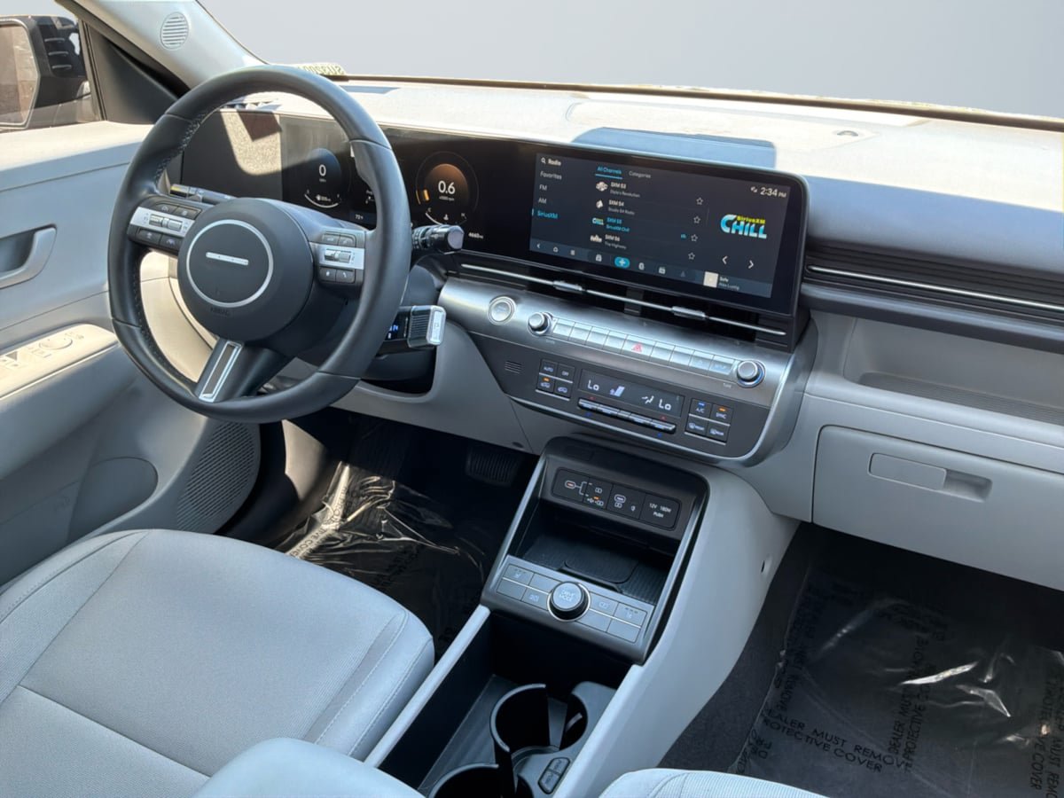 Used 2025 Hyundai Kona SEL FWD image 14