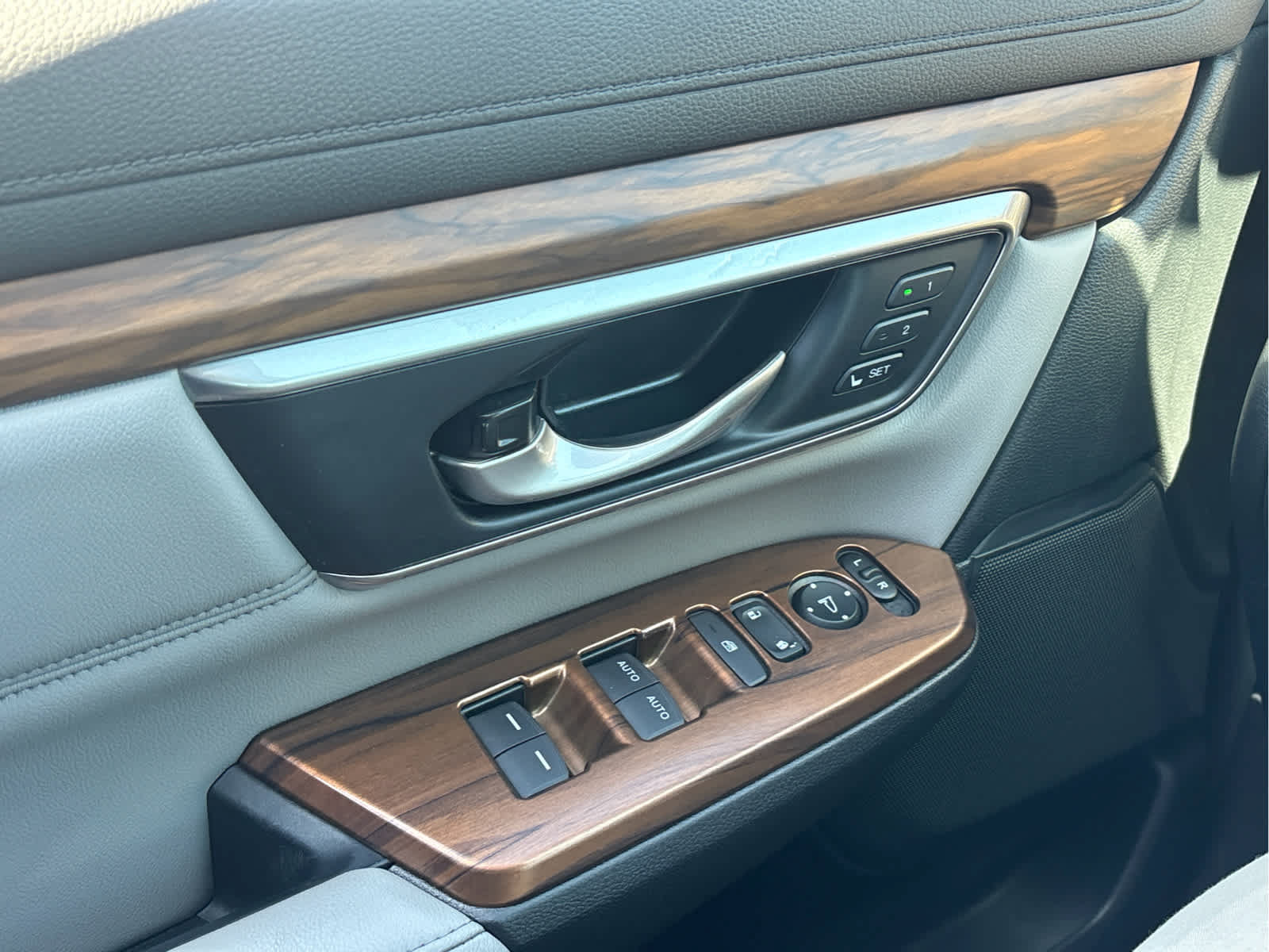 Used 2022 Honda CR-V Touring image 19