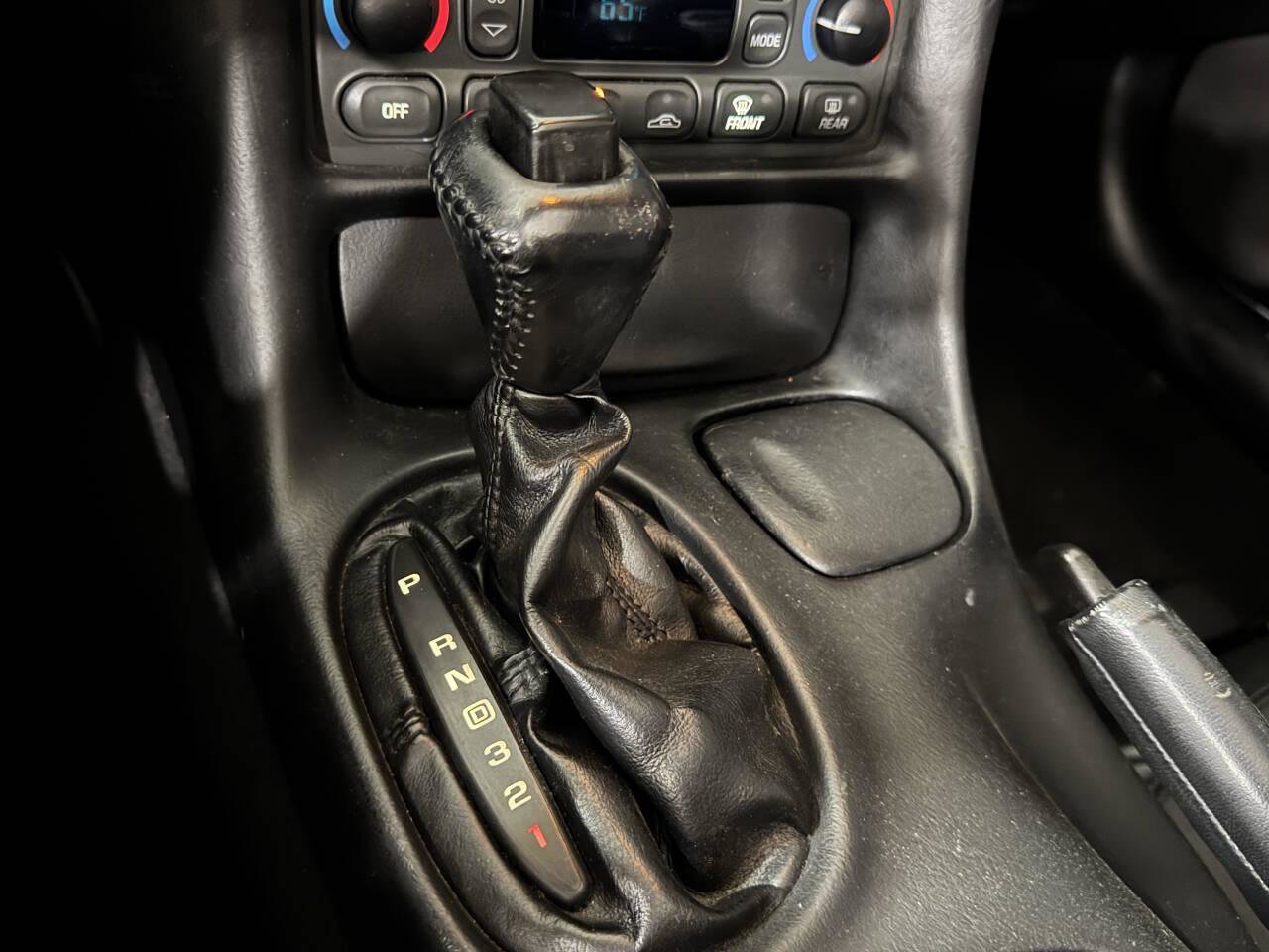 Used 2004 Chevrolet Corvette Coupe w/ Roof Package image 26