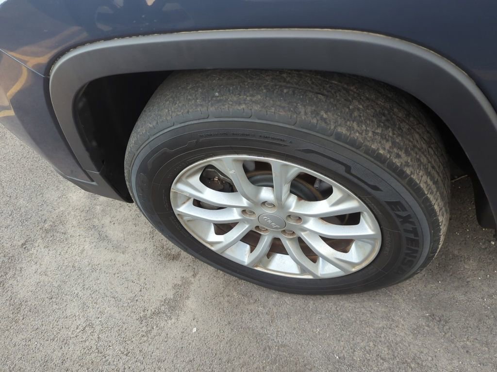 Used 2020 Jeep Cherokee Latitude image 5