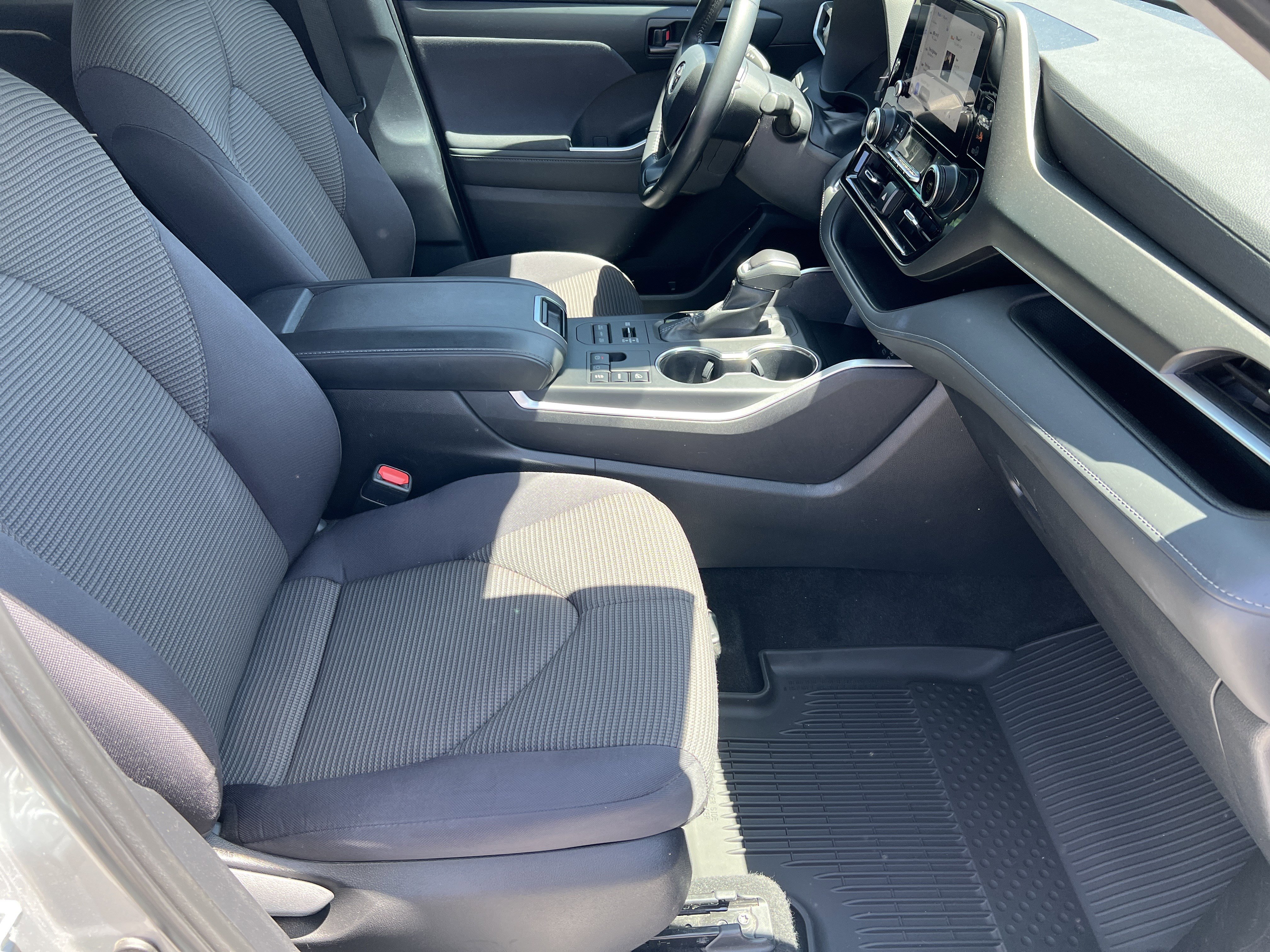 Certified 2024 Toyota Highlander LE AWD/4WD image 26